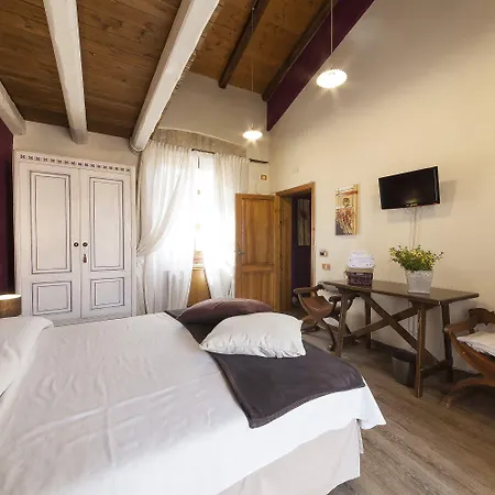 Anninnia Bed & Breakfast 2*