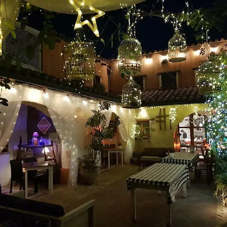 Anninnia Bed & Breakfast 2*