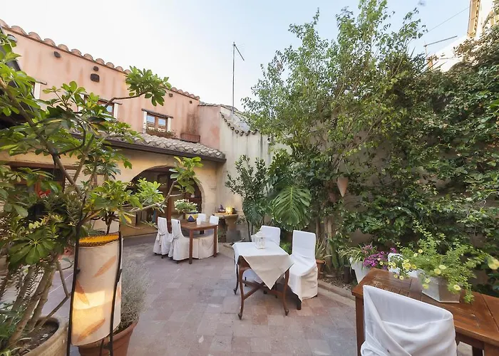 Anninnia Bed & Breakfast 2*